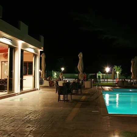 Ξενοδοχείο με διαμερίσματα Zeis Edo Luxury *