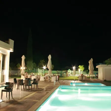 Ξενοδοχείο με διαμερίσματα Zeis Edo Luxury