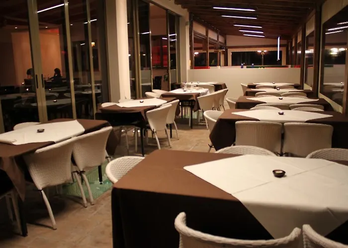 Apartahotel Zeis Edo Luxury Tolón