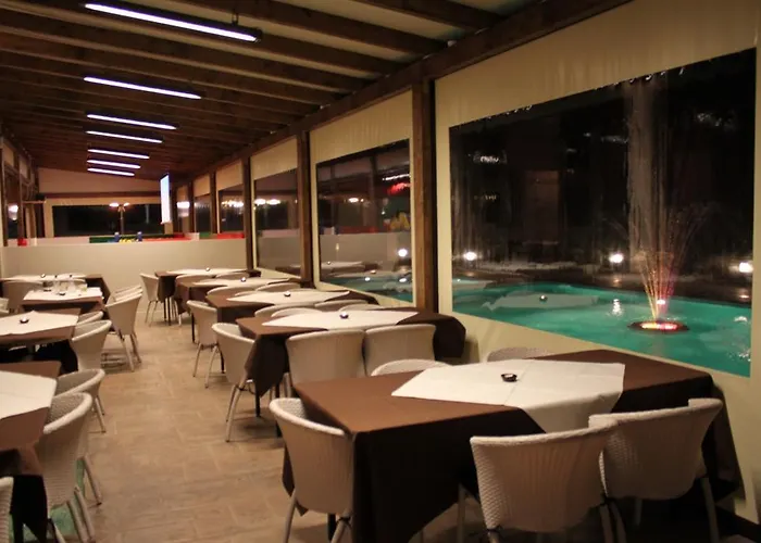 Zeis Edo Luxury 3* Tolón