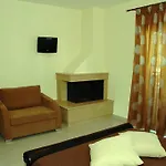 Zeis Edo Luxury Aparthotel Tolo