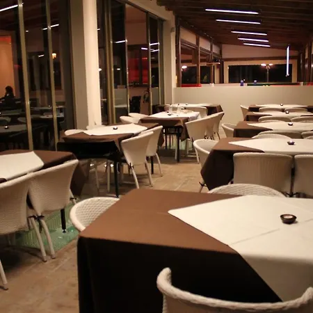 Aparthotel Zeis Edo Luxury Tolón