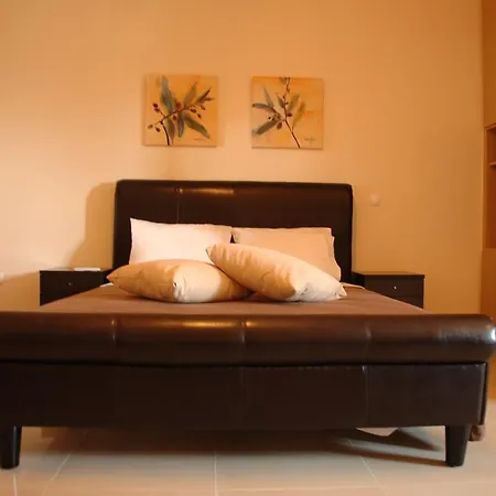 Aparthotel Zeis Edo Luxury Tolón