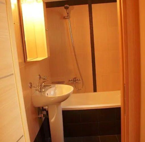 Zeis Edo Luxury מלון דירות טולון