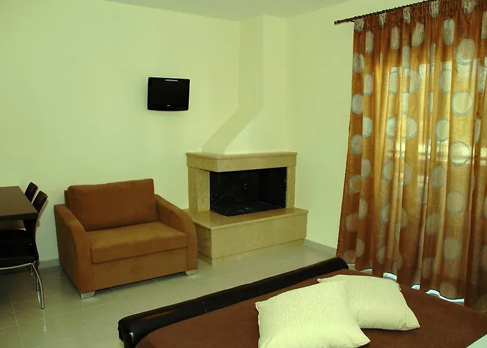 Zeis Edo Luxury מלון דירות טולון